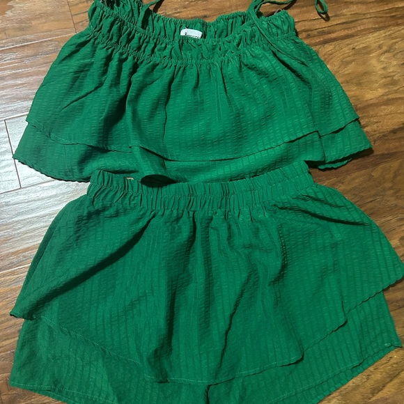 Green Two-Piece Set - Picture 1 of 4